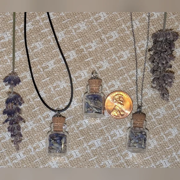 Handmade Glass Vial Necklace Pendant with Dried Lavender - Picture 3 of 5